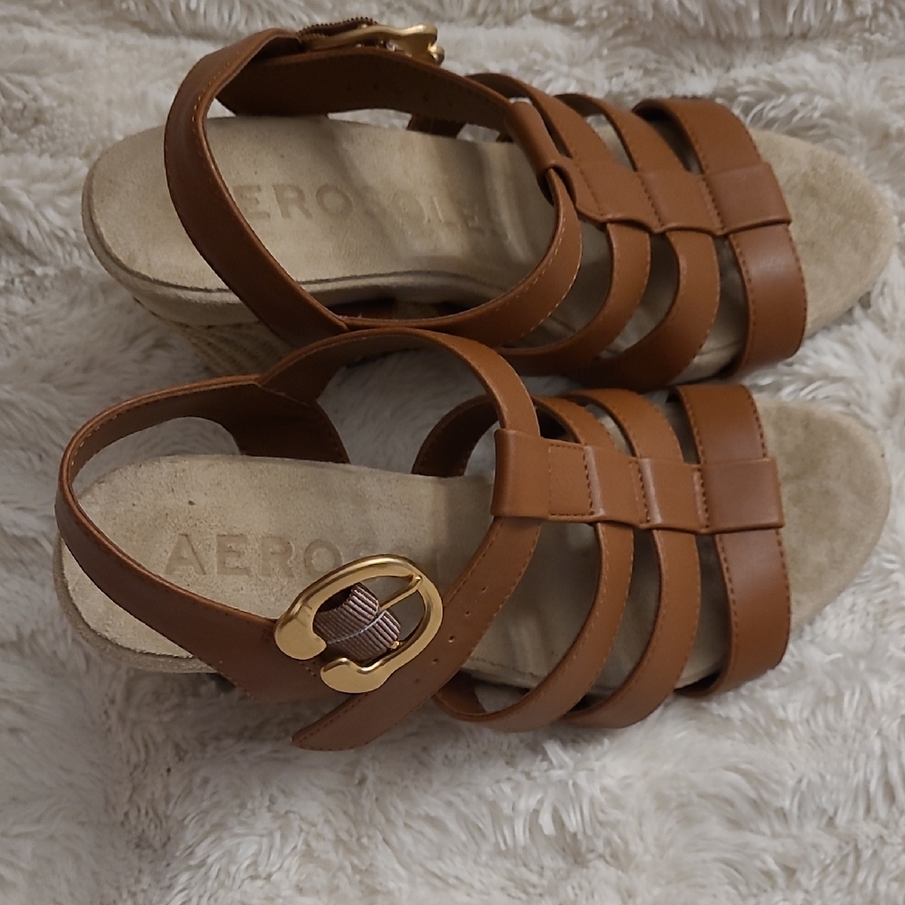 AEROSOLES Women's Tan Wedge Sandals